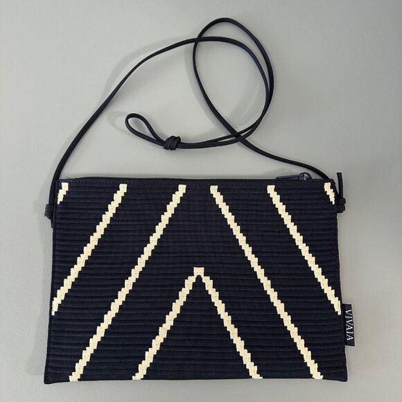 Vivaia The Envelope Lucy Crossbody Bag Purse Adjustable Foldable Chevron Navy - Picture 1 of 7